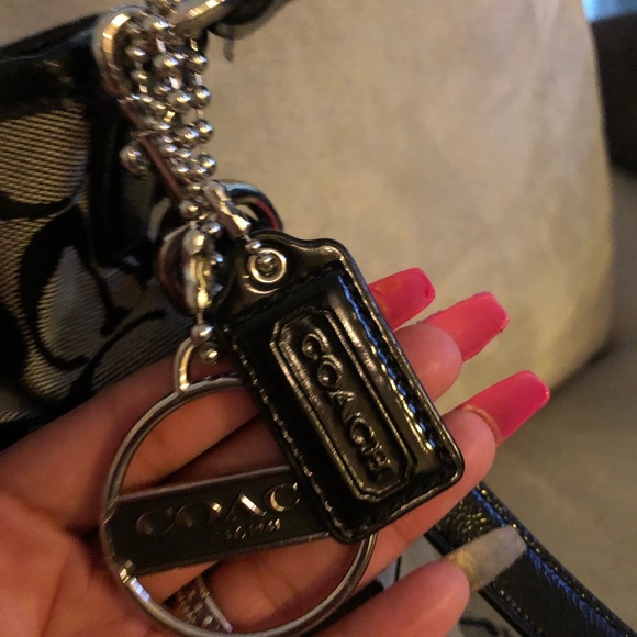 Beautiful drawstring coach purse never worn - Picture 2 of 4